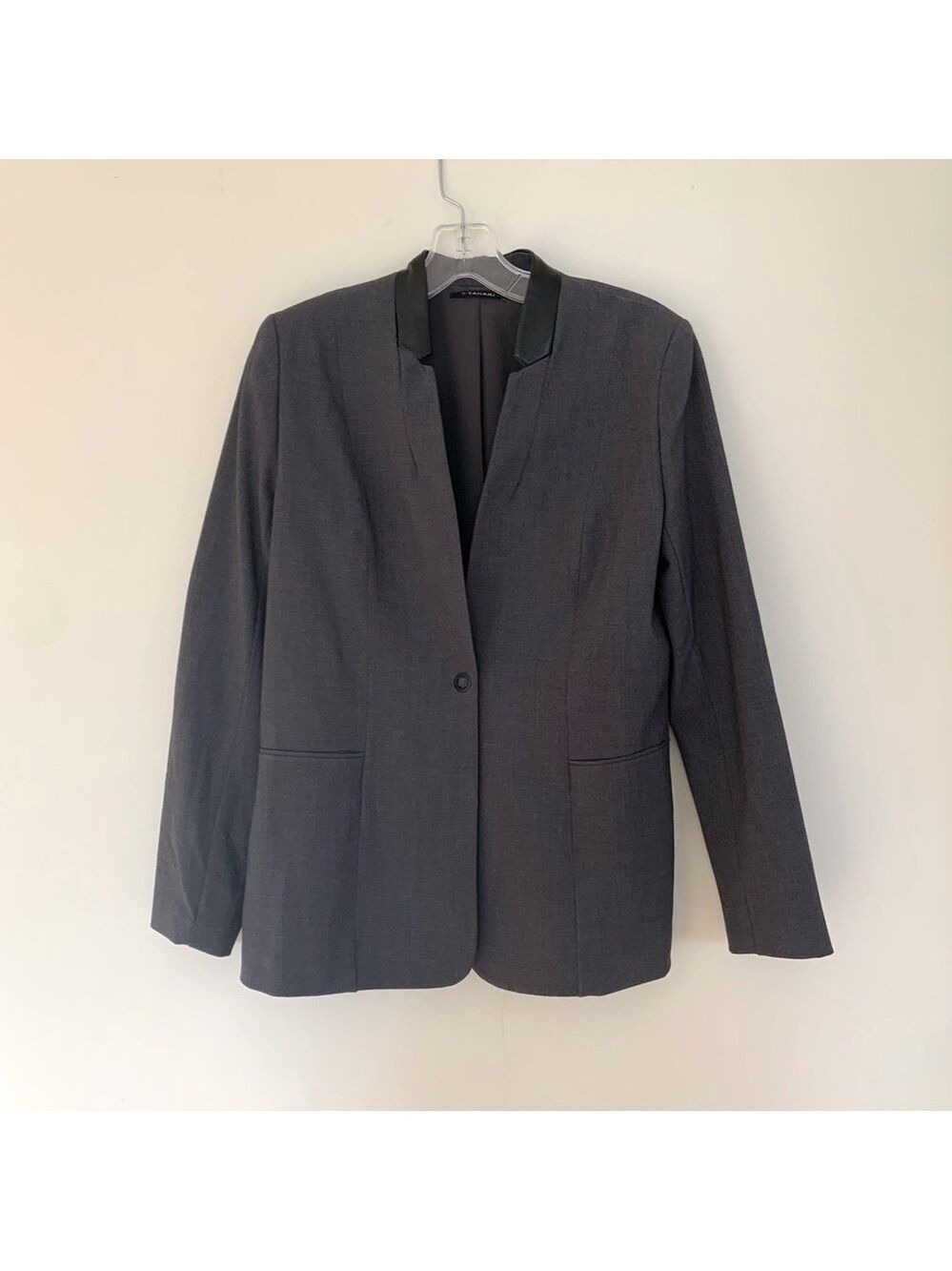 𝅺TAHARI One Button Blazer